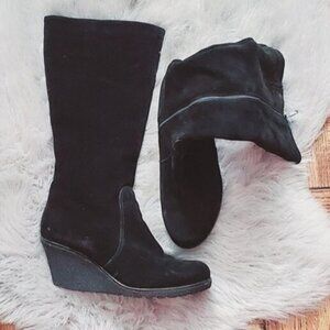 La Canadienne Rare Edition  Waterproof Suede Wedge Boots w Fur Interior- Size 10
